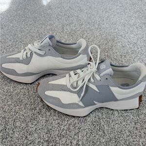 New Balance 327 Women's White and Gray Sneakers